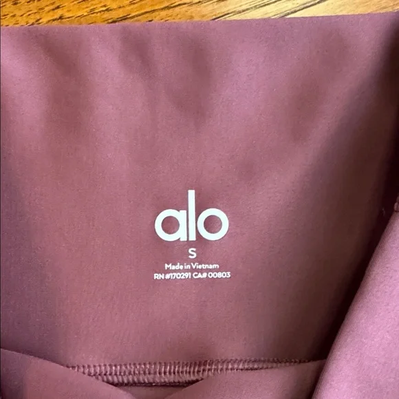 ALO Yoga 7/8 High Waist Air Lift Legging Soft Mulberry - Picture 9 of 13